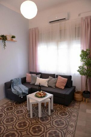 Trendy Apartments in the Heart of Florentin with FREE NETFLIX - Photo2