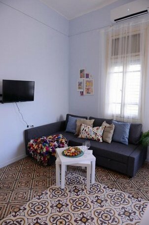 Trendy Apartments in the Heart of Florentin with FREE NETFLIX - Photo3