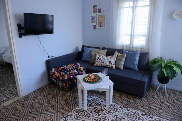 Trendy Apartments in the Heart of Florentin with FREE NETFLIX - Photo4