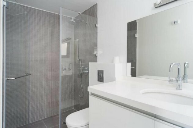 Yishayou Apt- 1bdms/1bath +balcony -Hayarkon park - Photo5