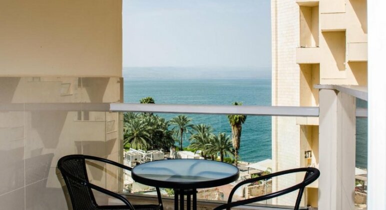 Luxury Suite by Sea of Galilee - Photo2