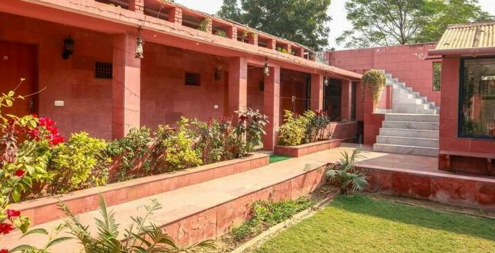 Aryans Taj Resorts - Photo2