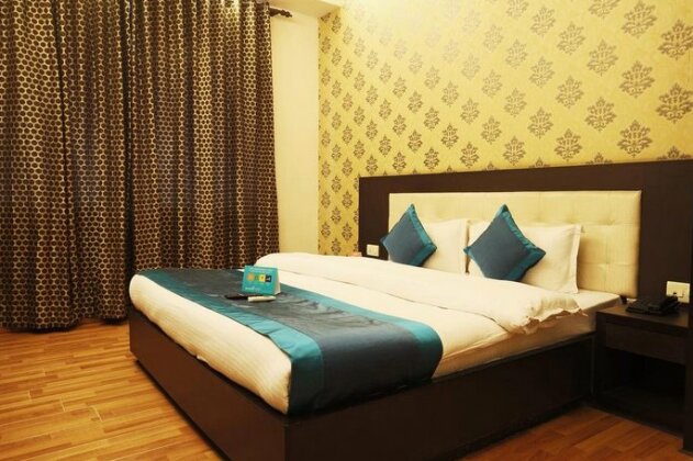 FabHotel TDI Mall Fatehabad Rd - Photo2