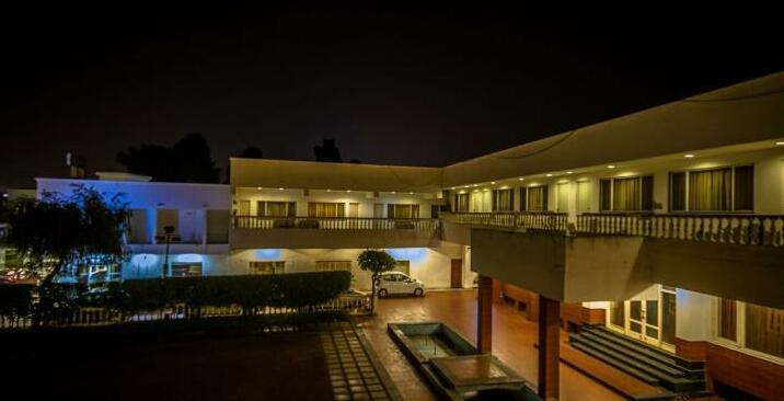 Grand Hotel Agra - Photo5
