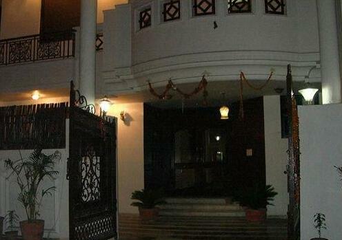 Hotel Agra Mahal - Photo2