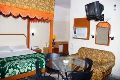 Hotel D-Surya - Photo2