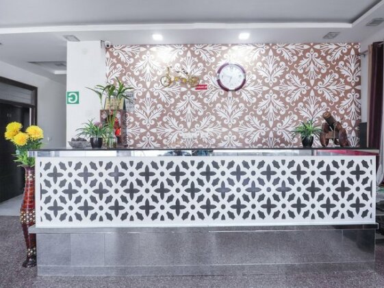 OYO 10876 Hotel Taj Signature - Photo3