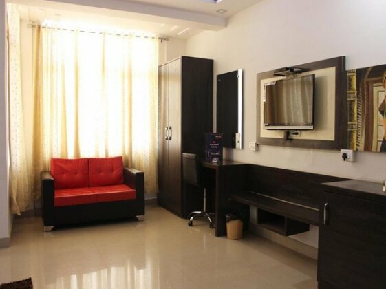 OYO 3773 City Square And Suites - Photo5