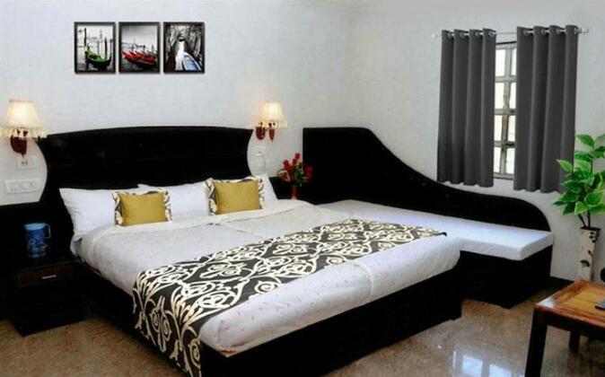 OYO 5539 Merit Hotel - Photo4