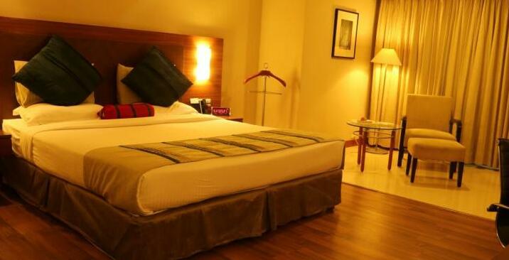 Country Inn & Suites By Radisson Ahmedabad City - Photo4
