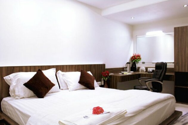 Hotel Grand Ambience - Photo5