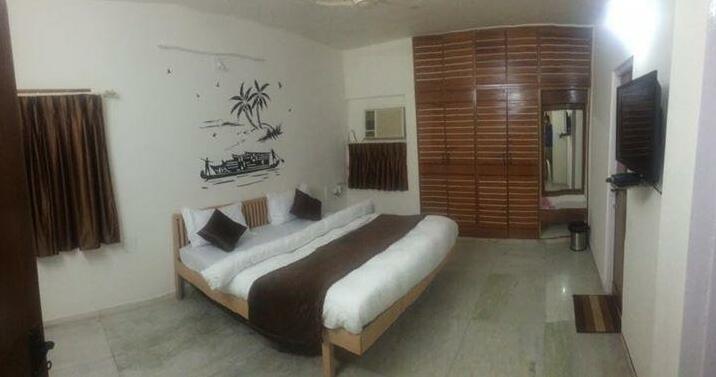 Hotel Kingston Ahmedabad - Photo4