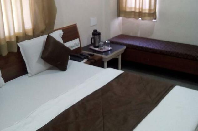 Hotel Mansarovar Ahmedabad - Photo2