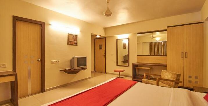 Hotel Neelkanth Panshikura Ahmedabad - Photo3