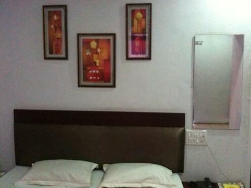 Hotel Raj Tilak Ahmedabad - Photo3