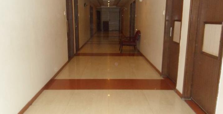 Hotel Royal Plaza Ahmedabad - Photo4