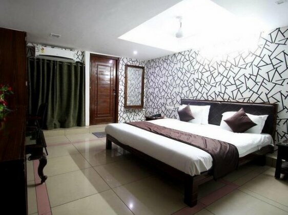 Hotel Seven Karnavati Resort - Photo2
