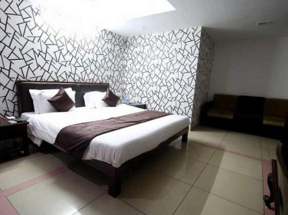 Hotel Seven Karnavati Resort - Photo5