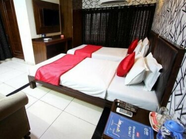 Hotel Seven Karnavati Resort