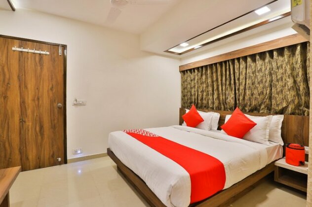 OYO 24950 Hotel Shree Balaji Residency - Photo2