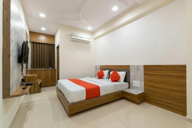 OYO 49524 Hotel Bhavya - Photo2