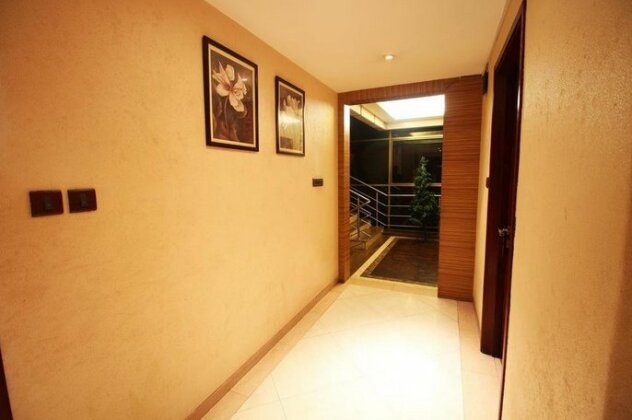 OYO Rooms Income Tax Ashram Road - Photo2