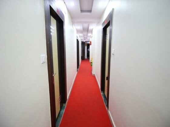 OYO Rooms Maninagar Station 3 - Photo4