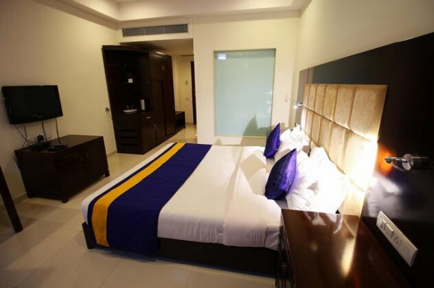 OYO Rooms Sola SG Highway - Photo4