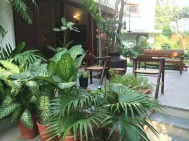 'Utelia Guest House' An Oasis Of Greenery