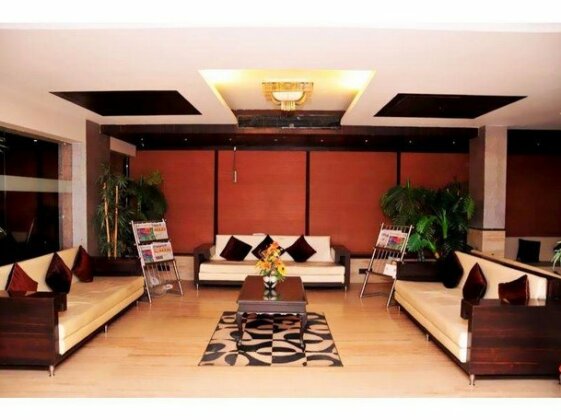 Vista Rooms Near Rajpath Club - Photo3
