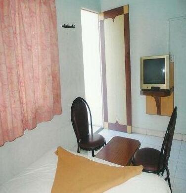 Abhishek Hotel - Photo2