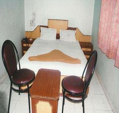 Abhishek Hotel - Photo3