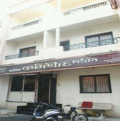 Abhishek Hotel - Photo4