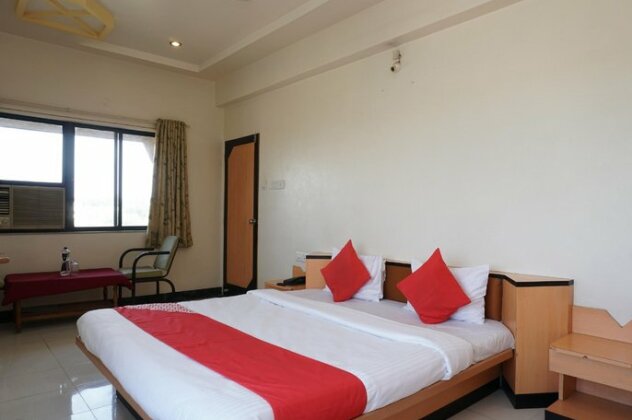 OYO 24487 Hotel Raj Regency