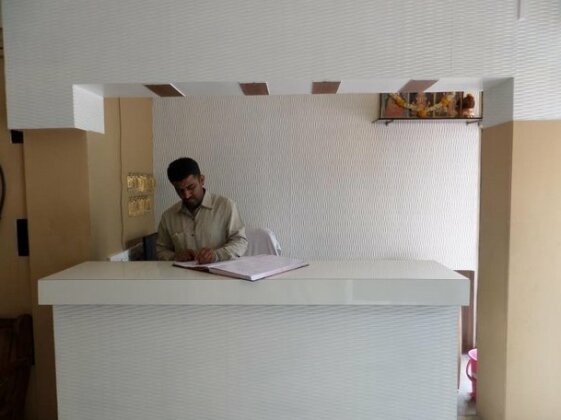 Parvat Lodge - Photo2