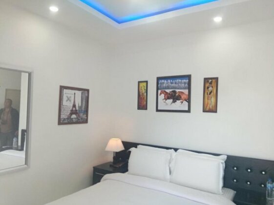J I T Hotel - Photo4