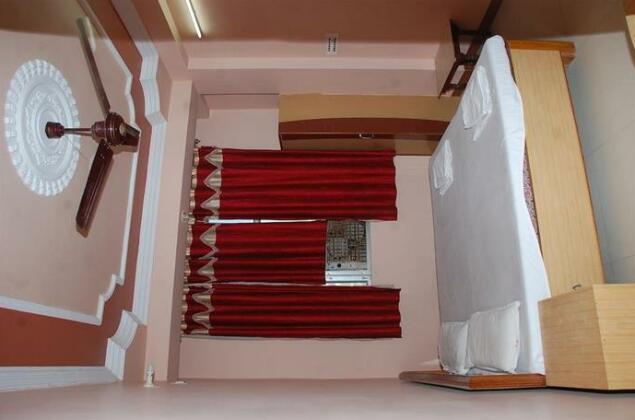 Hotel Dev Plaza - Photo4