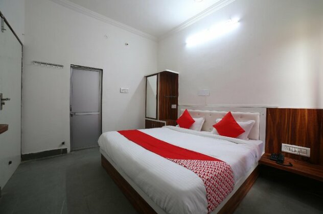 Hotel Rawat and Restaurant - Photo2
