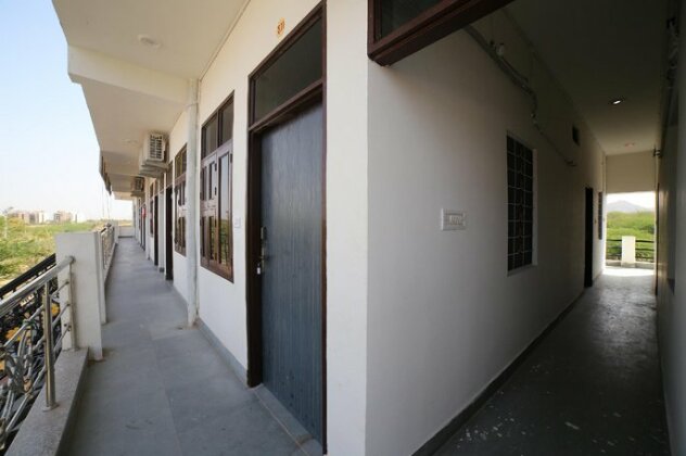 Hotel Rawat and Restaurant - Photo4