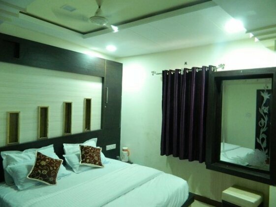 Hotel Sai Inn - Photo4