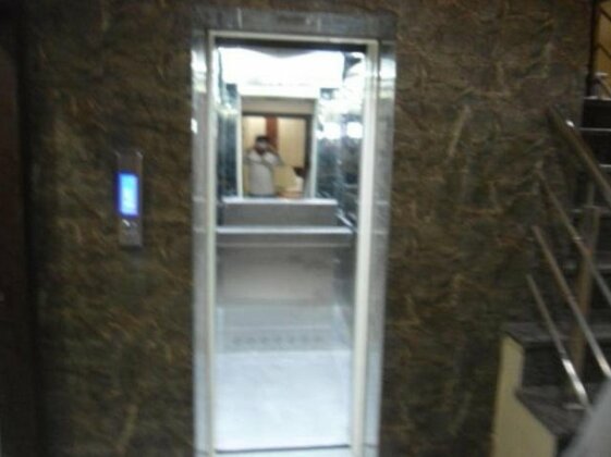 Krish Paradise Hotel - Photo2