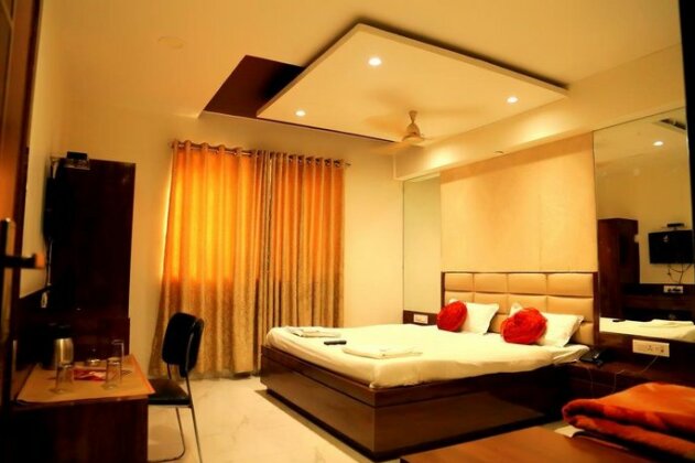 OYO 10277 Hotel Delux Golden - Photo5