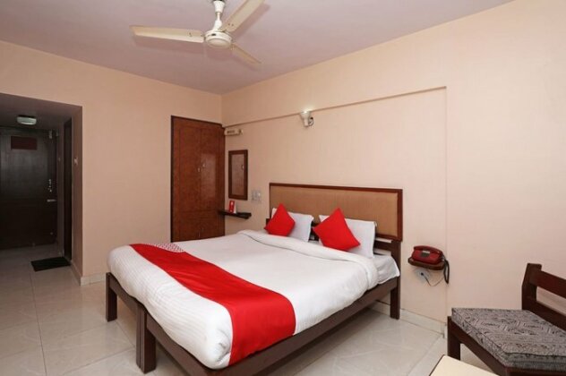 OYO 9713 Hotel Regency - Photo3