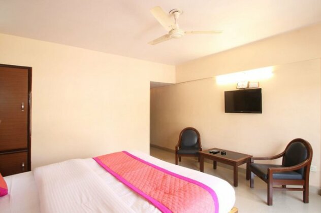 OYO 9713 Hotel Regency - Photo5