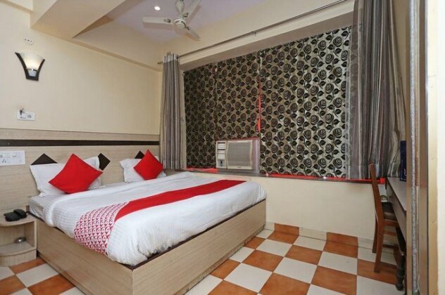 Pousada OYO 9926 Hotel Bharat Inn - Photo5