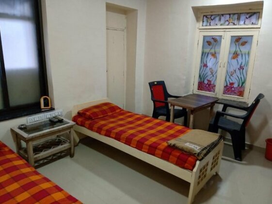 New Bombay Lodge - Photo3