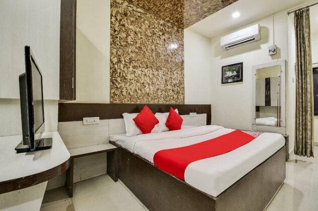 OYO 69828 Hotel Aryan - Photo2