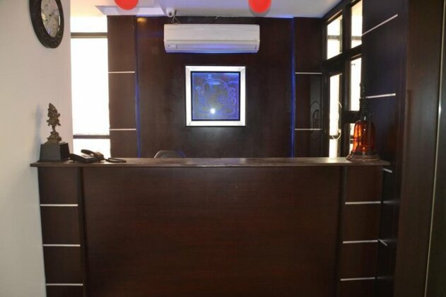 Hotel R R Inn - Photo2