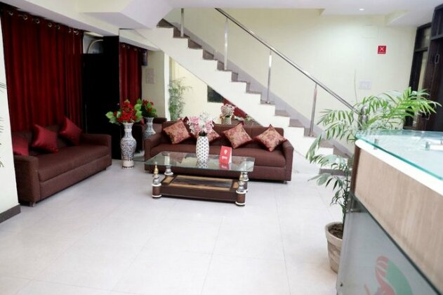OYO 9945 Hotel R INN - Photo4