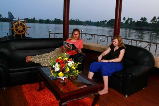 Alleppey Holiday Beach Resort - Photo3